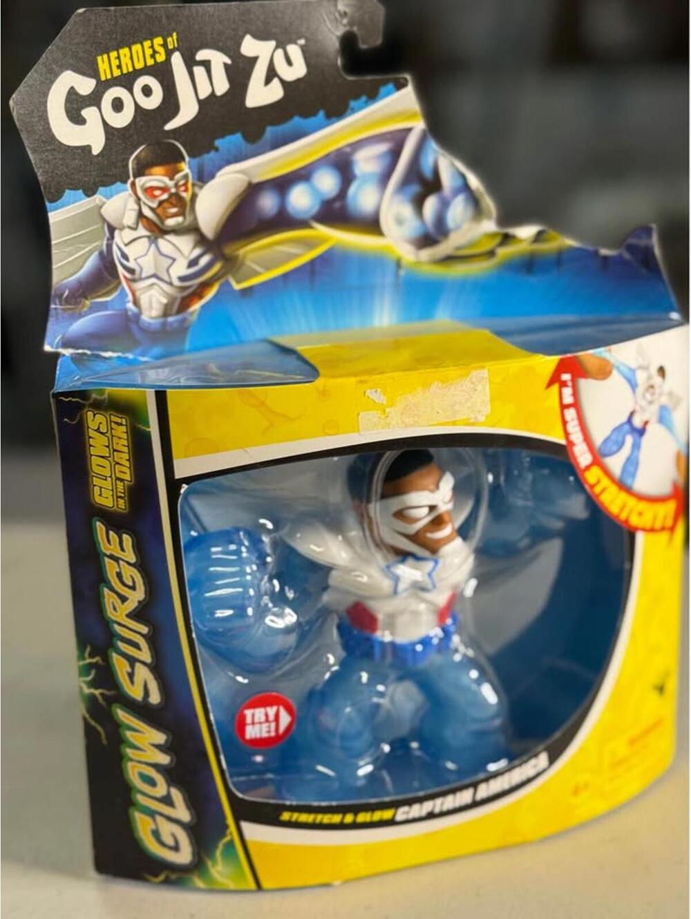 Heroes of Goo Jit Zu Marvel Captain America Glow Surge Action Figure